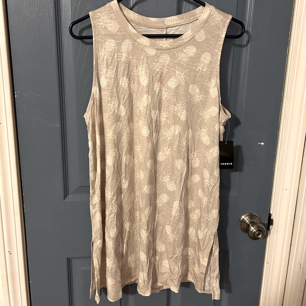 Torrid super soft slub crew neck side slit tank, size 1